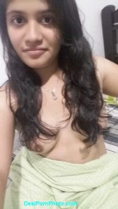 cute Indian hot school girl kuwari choot ki nangi photos leaked -