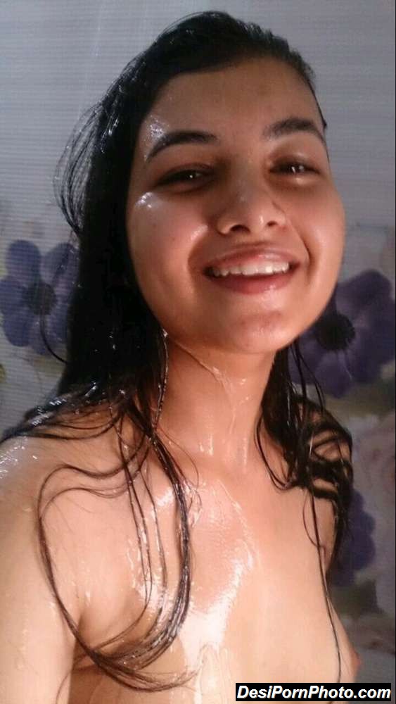 Desi Pretty Nude - Desi indian cute girl ki sexy chut ki nude pics -