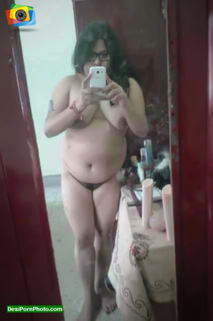 Aunty ke big boobs ki nange photos -