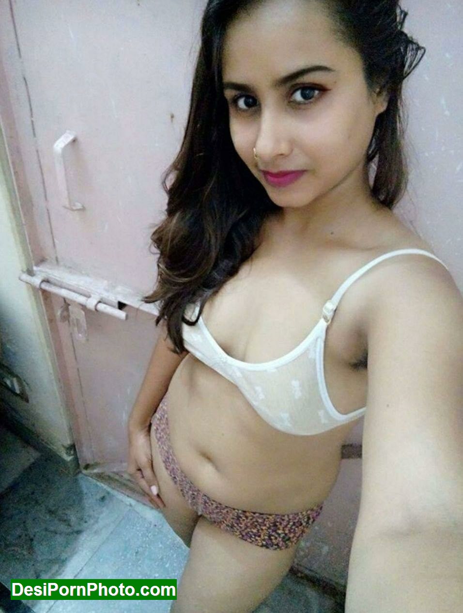956px x 1265px - Sexy Nude poonam Bhabhi ke Desi Porn Photo -