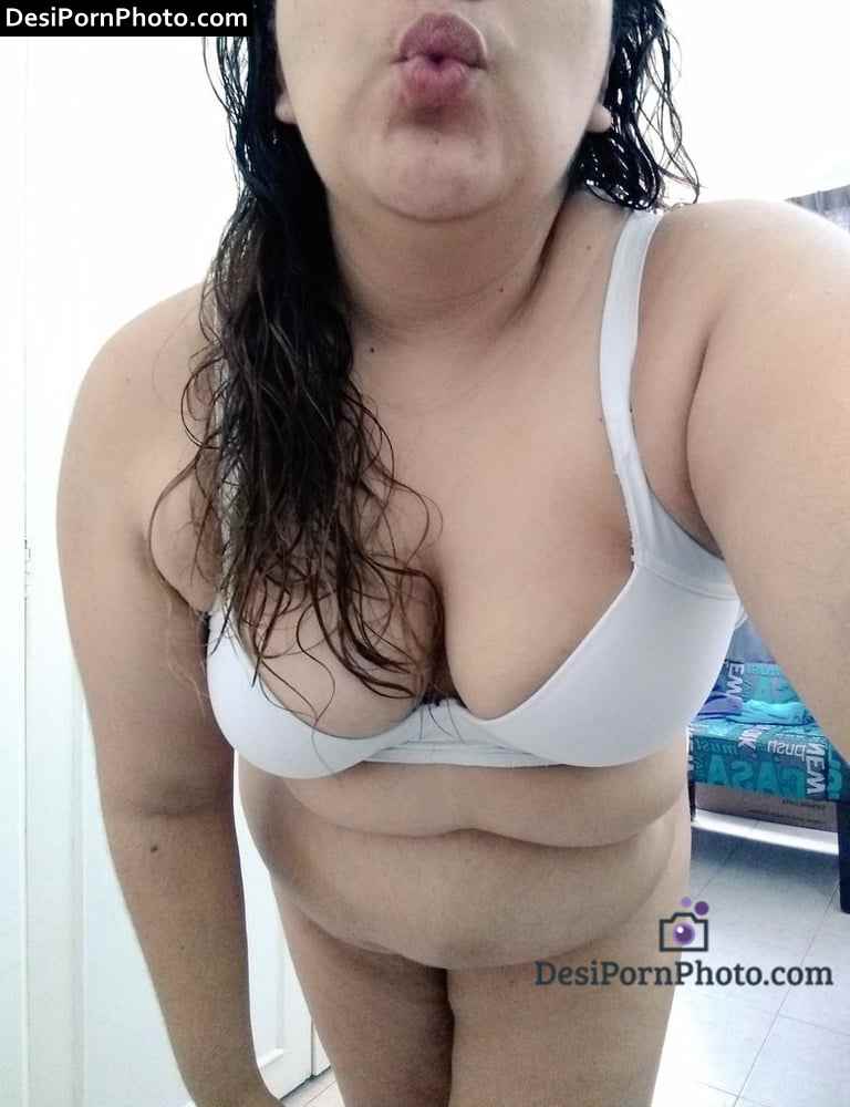 768px x 1000px - Big boobs Chubby Soni ki nangi selfie -