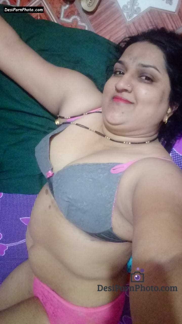 Nude Old Aunty Pic