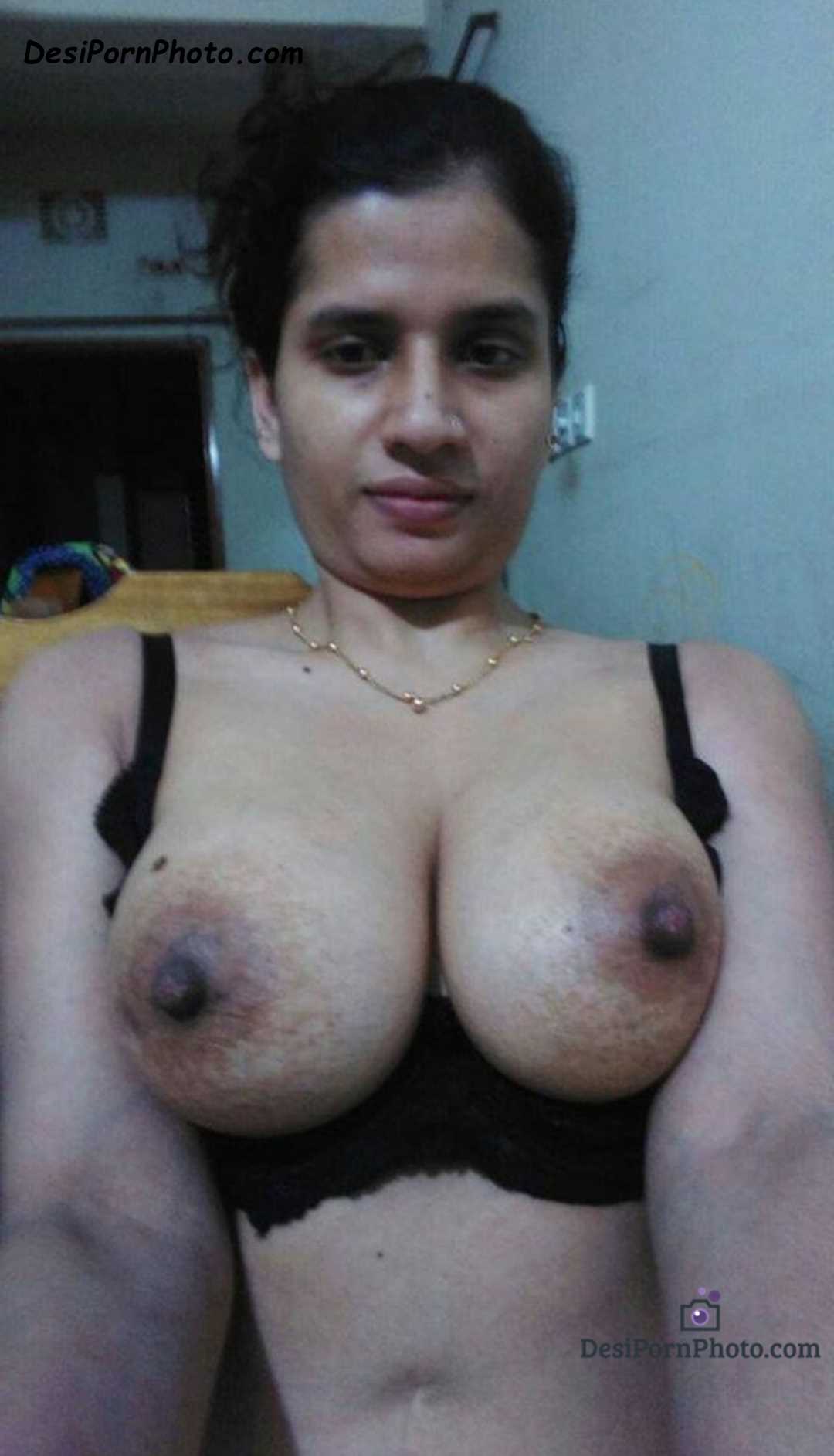 Hot Pakistani bhabhi boobs ki 12 images -