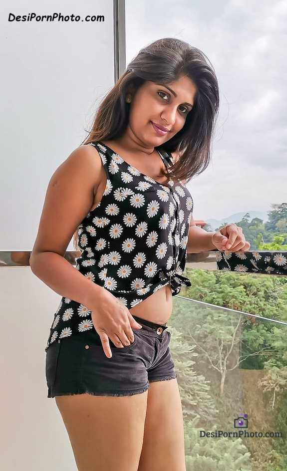 Hot Indian Mom Ke Sex Pics Desi Boobs Aur ChutSexiezPix Web Porn