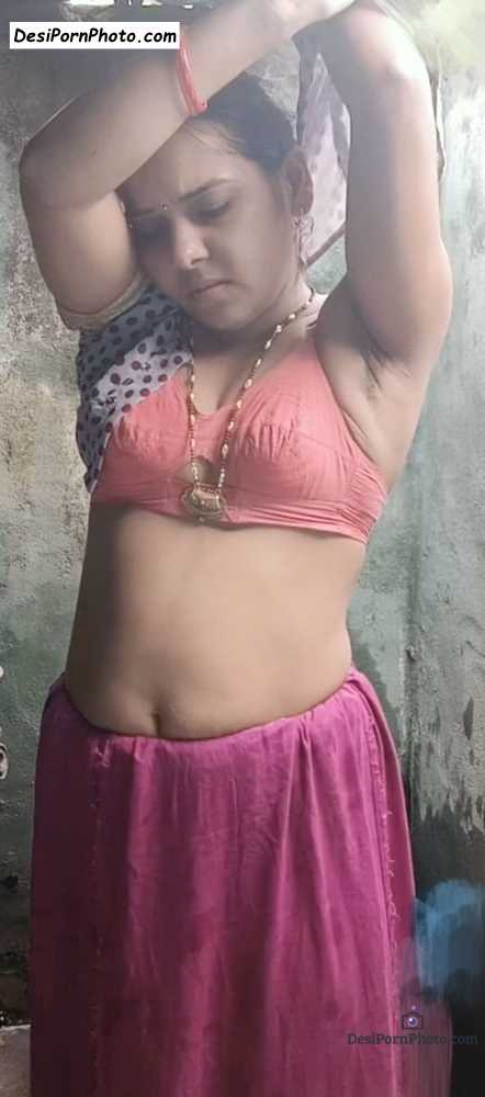 Bhabhi Dotcom - Gallery sex photos nange nahate hue aunty -