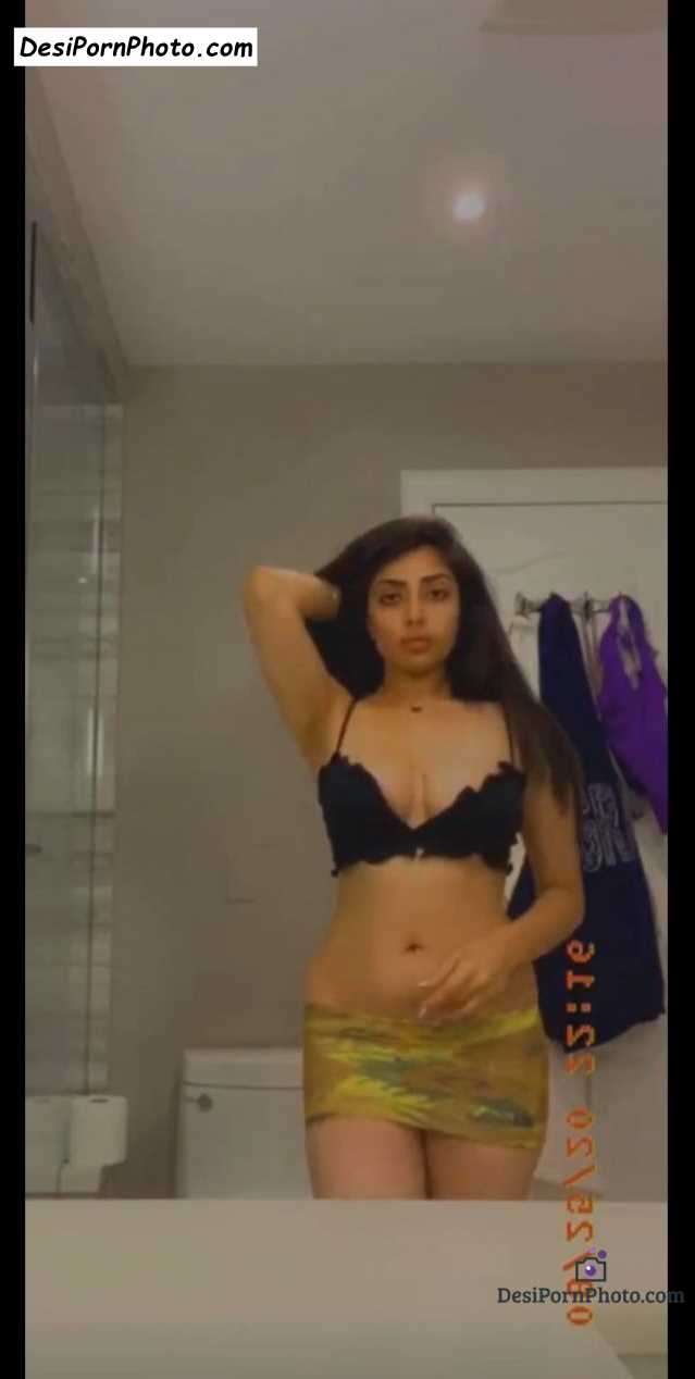 Sexy pornstar Kiara ki HD porn pics -
