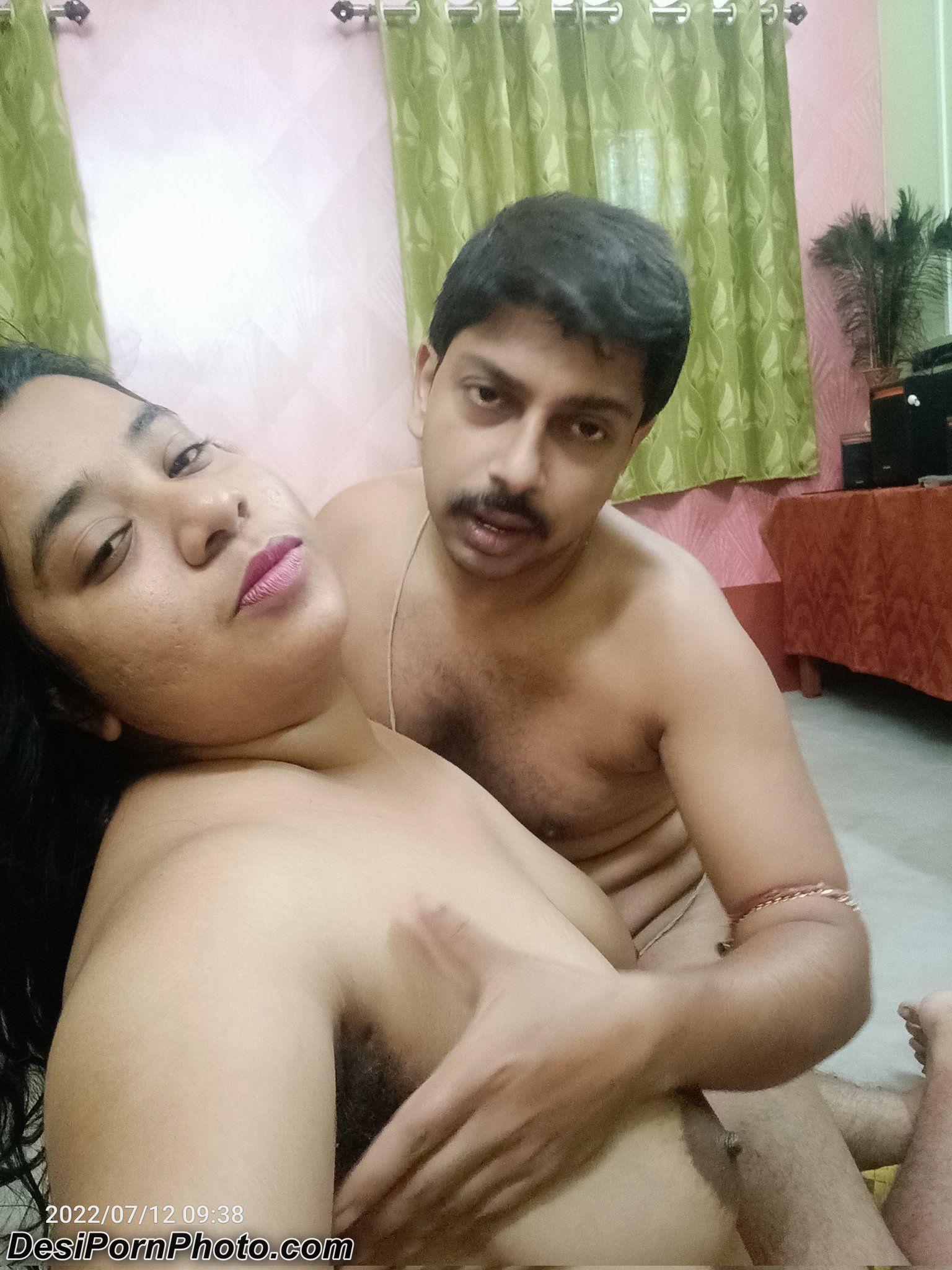 Maa ka beti ke boyfriend se sex-Porn pics - Indian mom