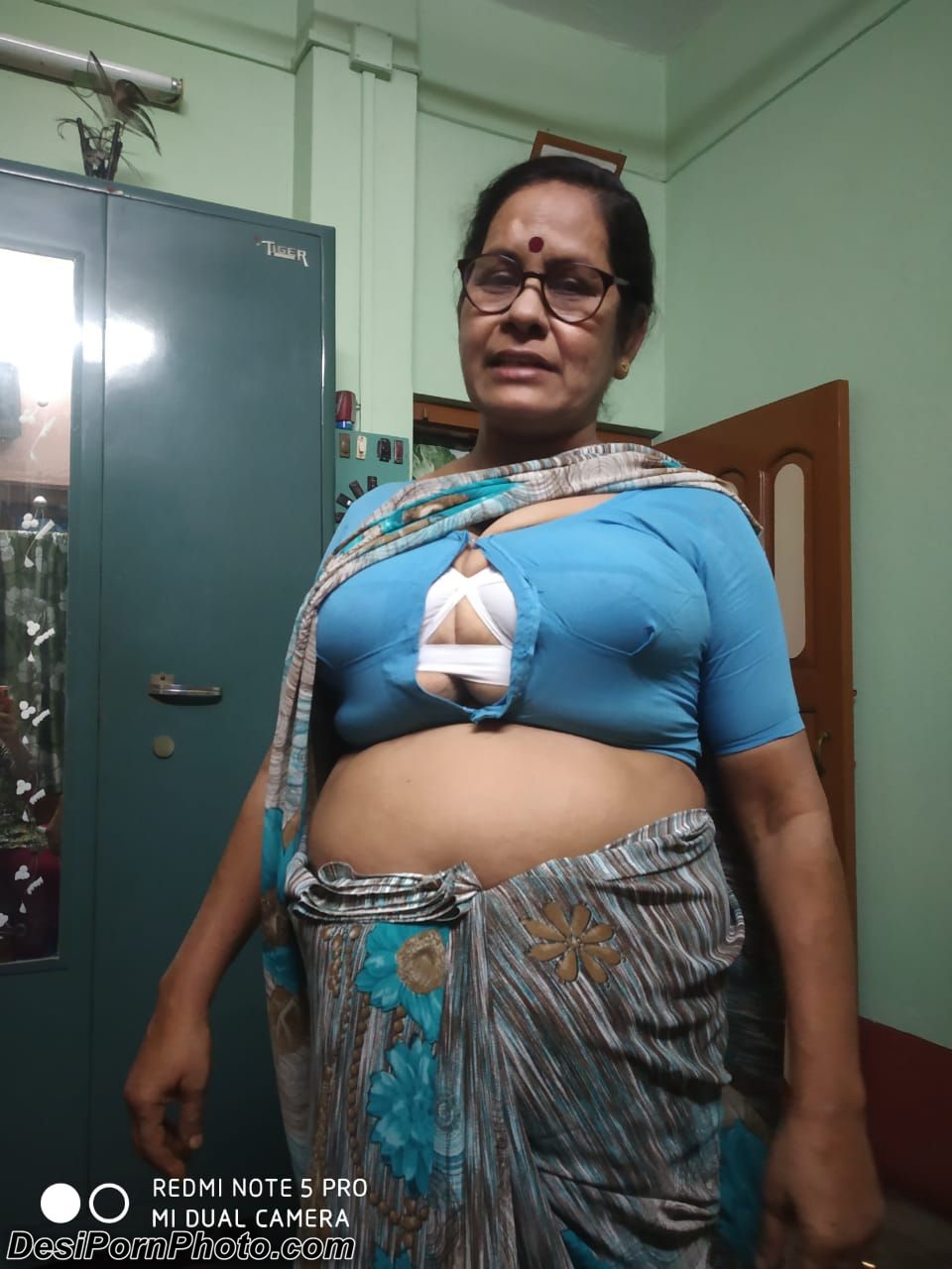 Iska Sex - Maa ka beti ke boyfriend se sex-Porn pics - Indian mom
