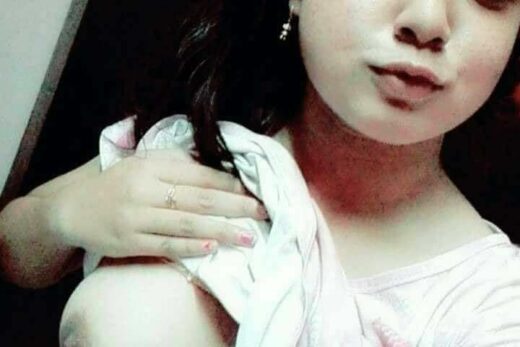Indian Cute Young Girl Nude Selfie Pics