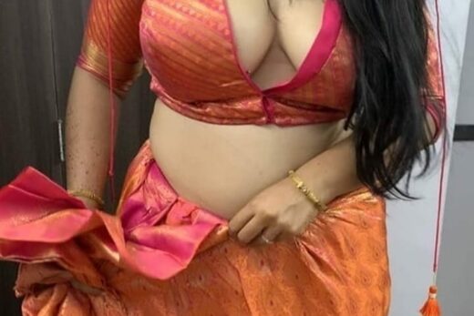 Desi Big boobs aunty in saree pic