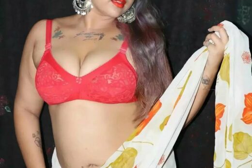 Desi Bhavi Sexy Photos in Saree Xnxx Red Bra