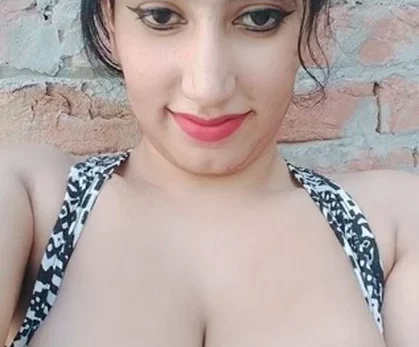 Kashmiri Bhabhi Big Boobs Topless Pics