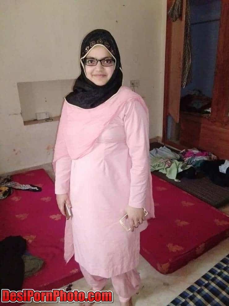Telugu Muslim College Girl's Sex with Classmate MMS Leaked -