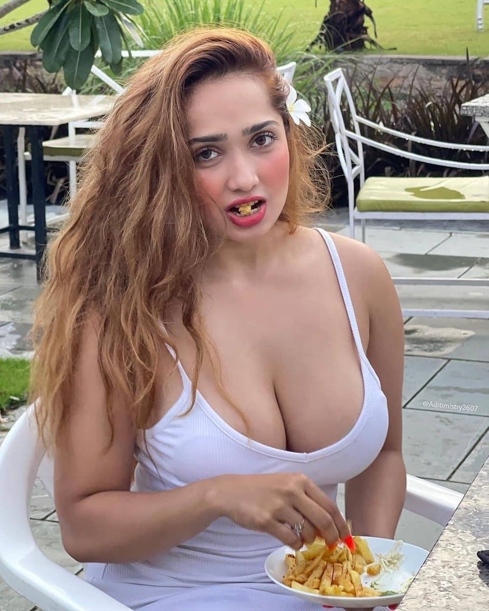 Aditi mistry nude