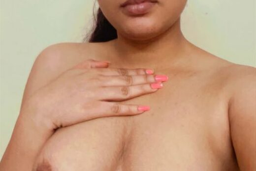 Pretty hot Indian Punjabi girl nude desixnxx free photos
