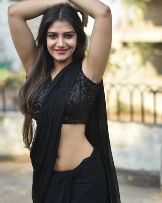 Desi Girl Looks Sexy In Black Saree | Sexy Photo