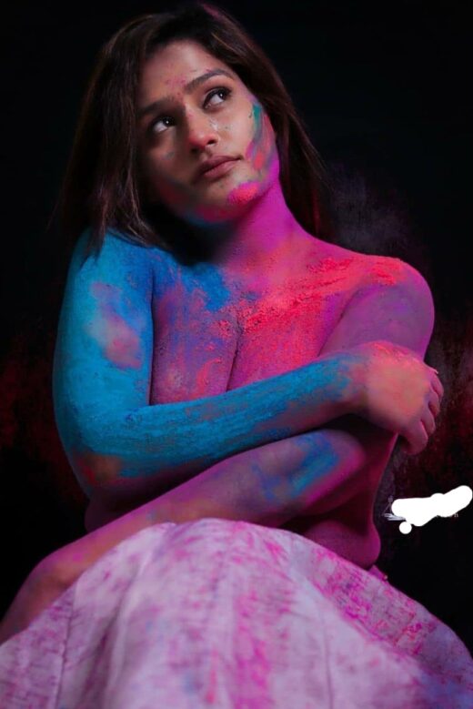 Holi Picture of Indian Sexy Girl Boobs Show