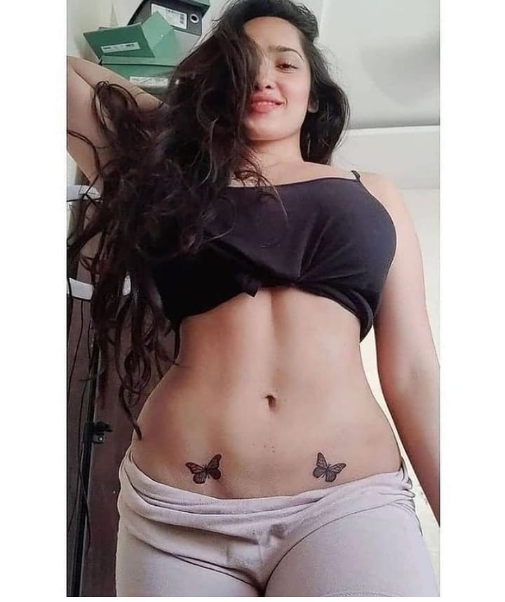 Indian Sexy Nude Black - Hot Desi Girl Navel Pics In Black Bra and Butterfly On Waist -