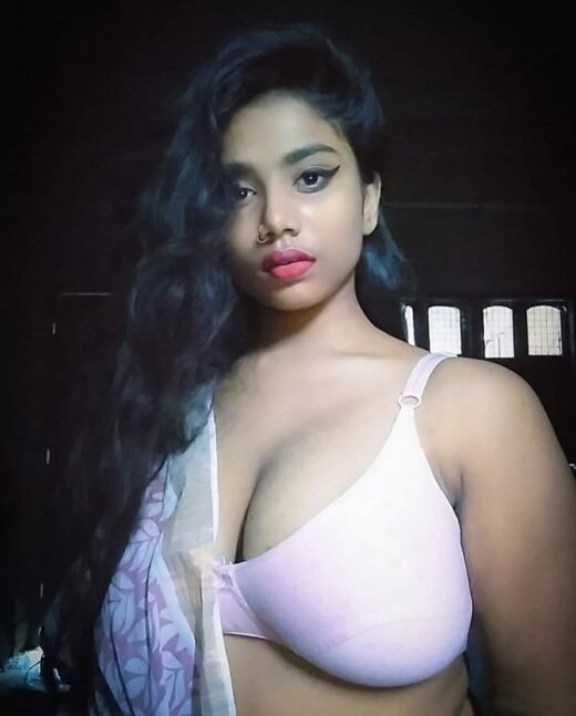 Bengali Girl Big Boobs in tight Bra | Bengali Hot Girl