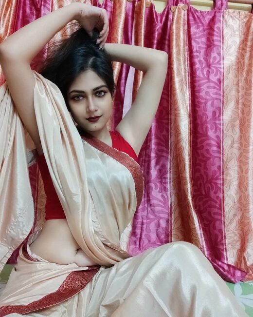 Bengali Girls Look Sexy in Saree | Saree Girls