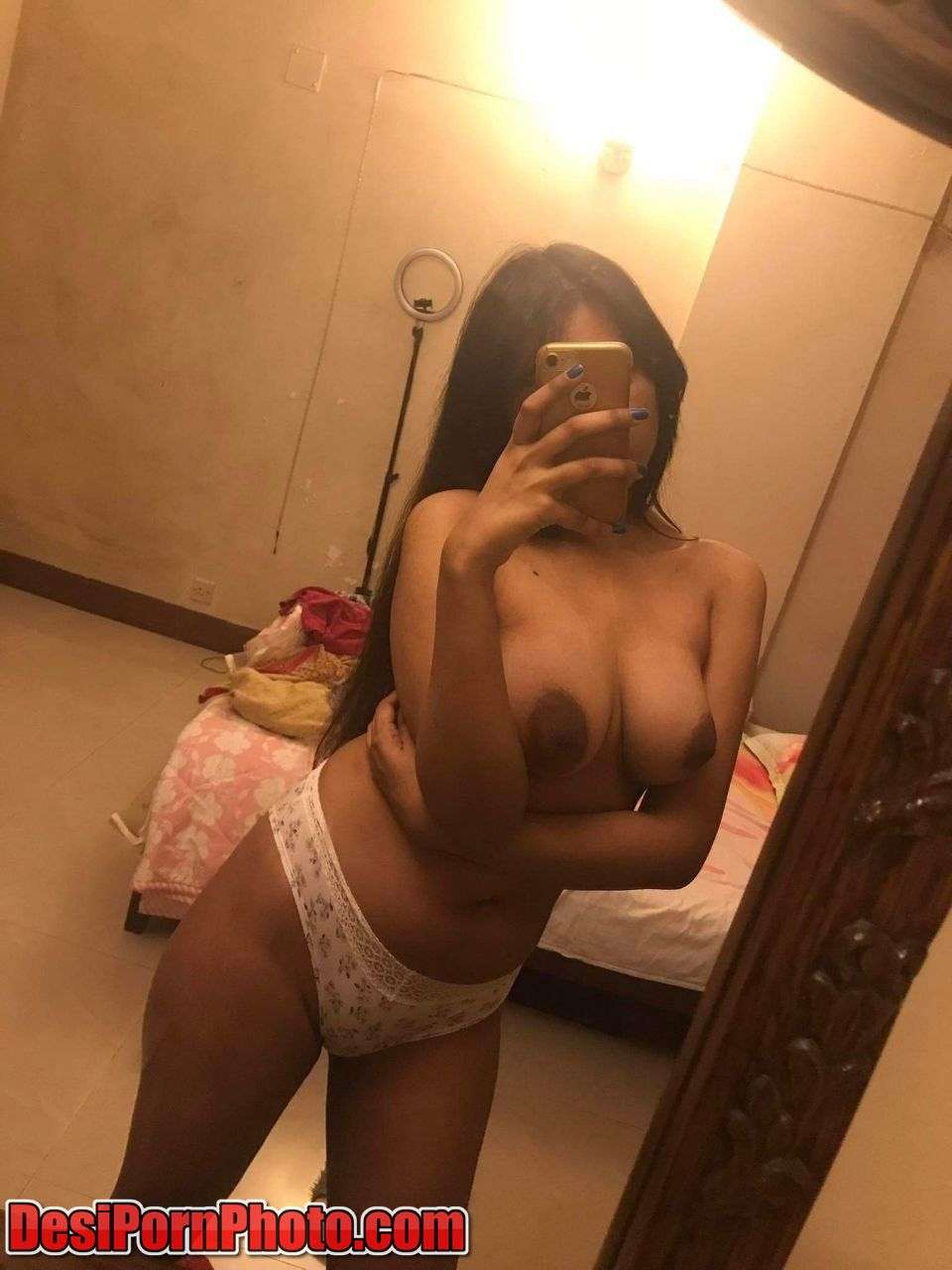 Desi big boobs girl topless selfie photos