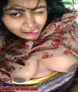 My Real Chubby Desi Bhabhi Nude Boobs Pics