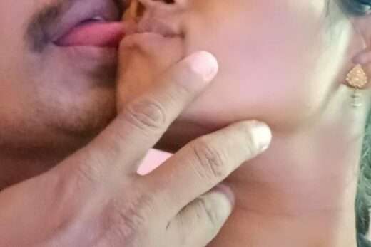 Tamil aunty with bf kissing
