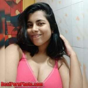 Exclusive Nude Photos of A High Class Indian Wife