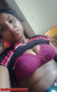 Tamil Girl Big Boobs Shows Selfie Images