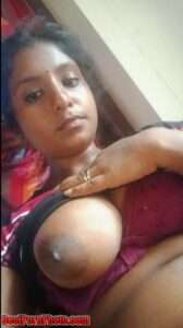 Tamil Girl Big Boobs Shows Selfie Images