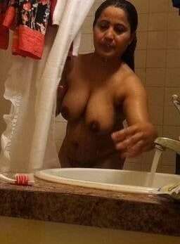 Cute Indian Aunty Desi Nude Pics