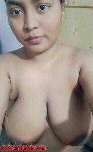 Chubby Desi Girl With Big Boobs Exposes Topless Show5