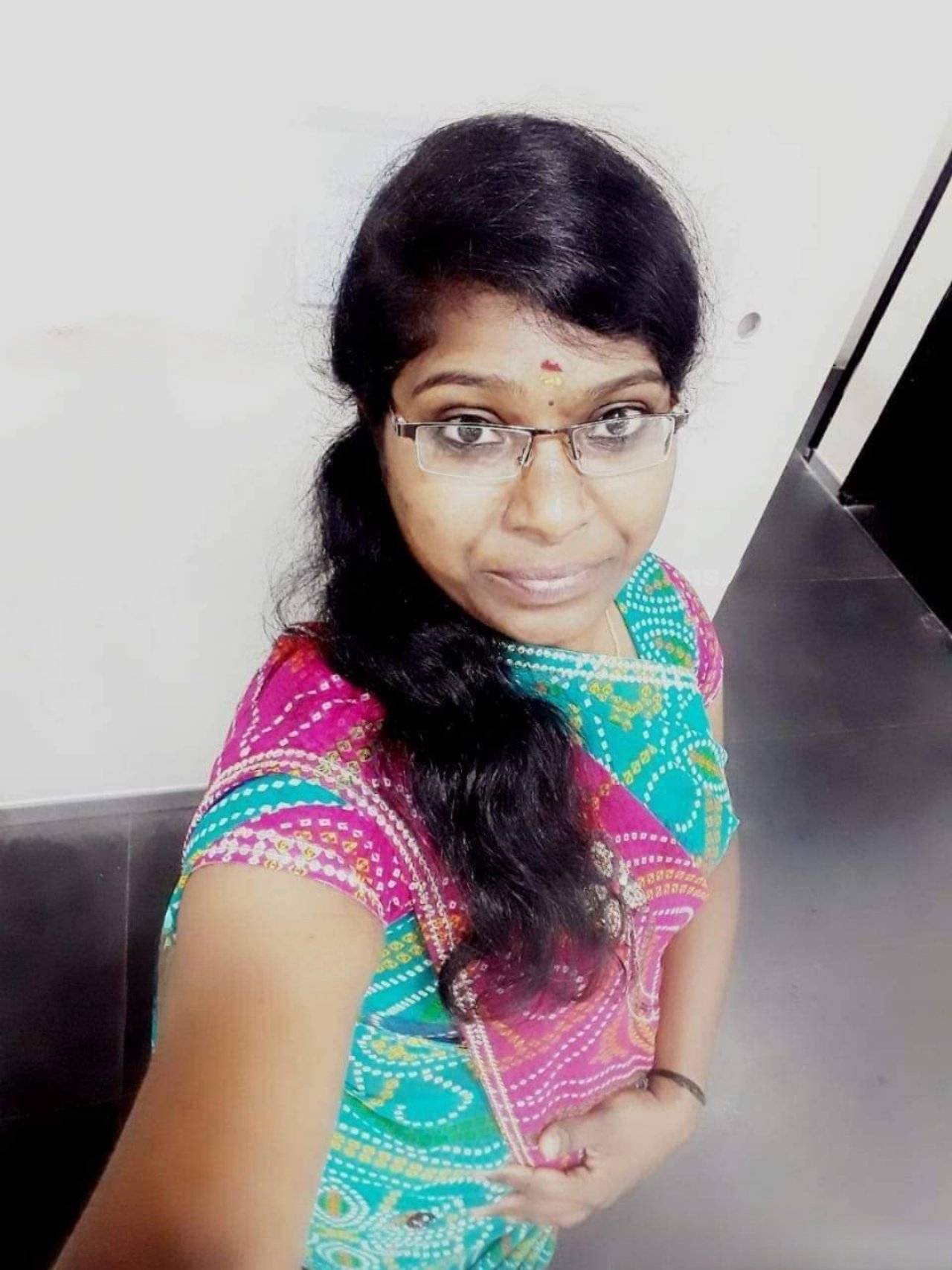 Tamil Aunty Naked Big Boobs Selfie Erotic Pics - Nude Indian Aunty