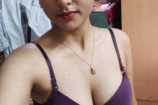 Hot Girl In Bra