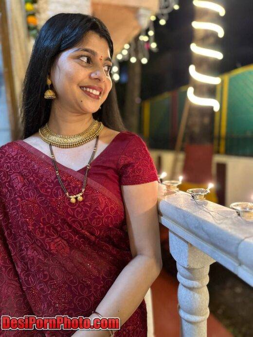 Cuckold Topless Hot And Cute Bhabhi In Red Saree Naked Xxx Pics1