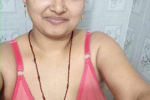Desi Milf Nude Pics