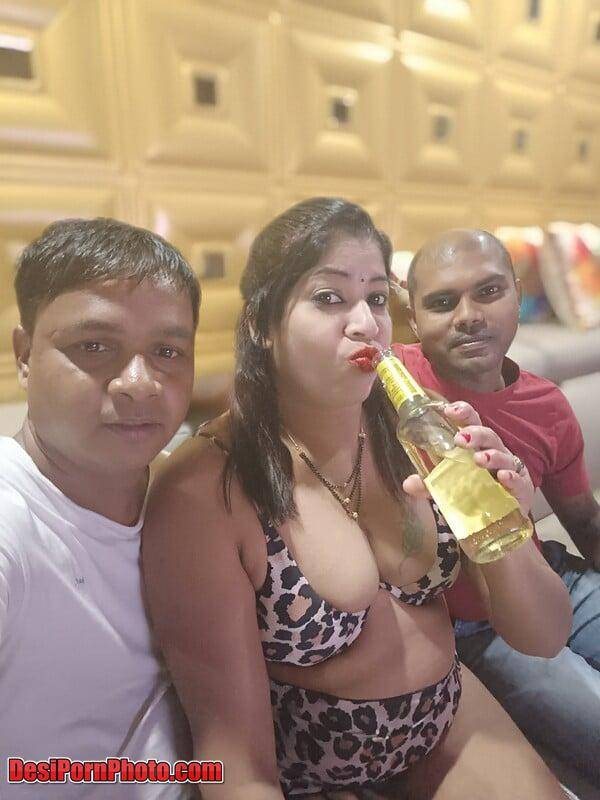 Indian Threesome Sex Pics