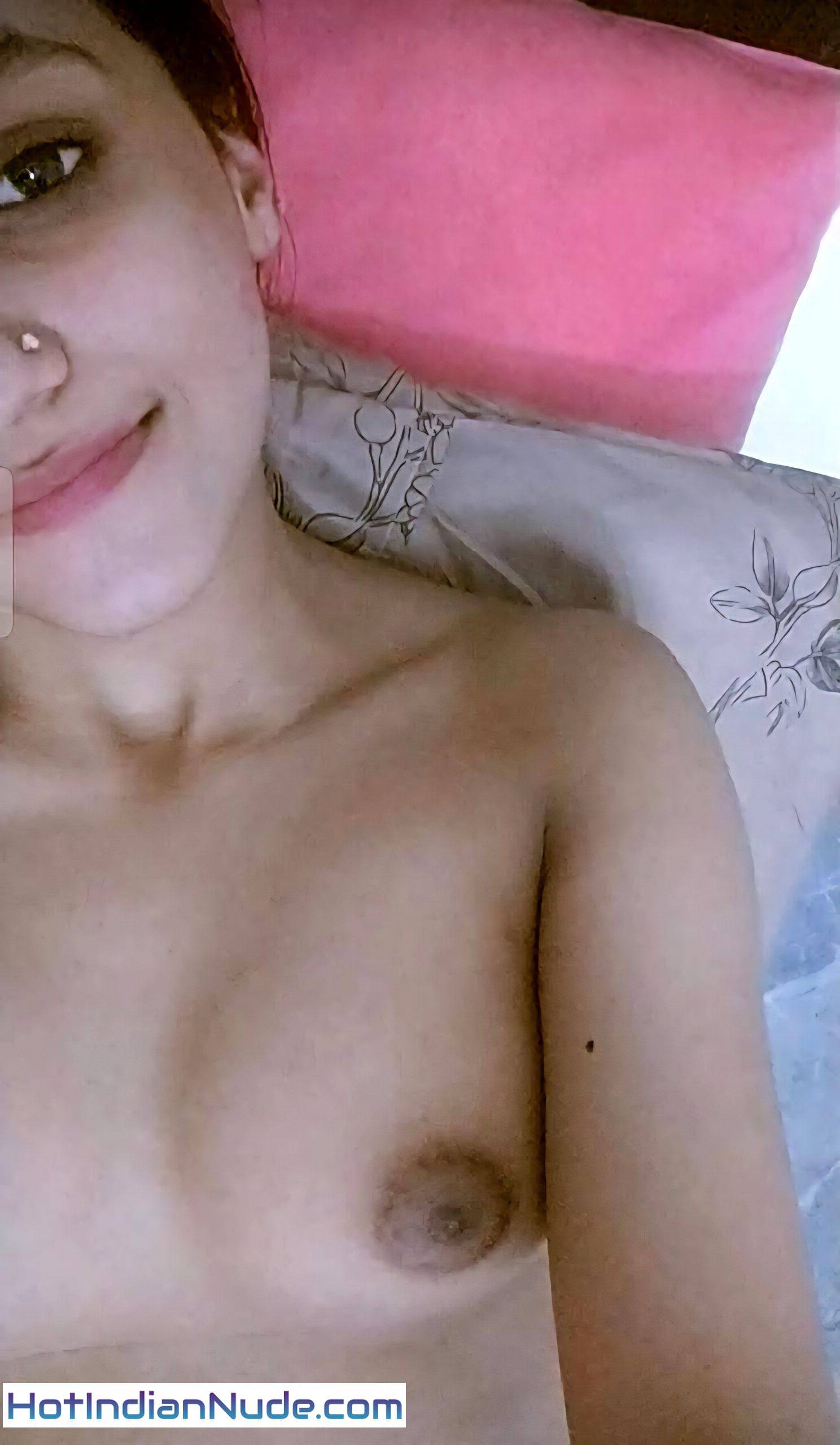 Viral mallu girl Instagram ki hairy pussy and erotic red bra - Desi Porn  Photos