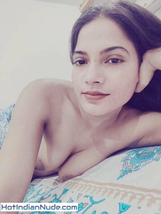 Aunty Saree Nude Photos