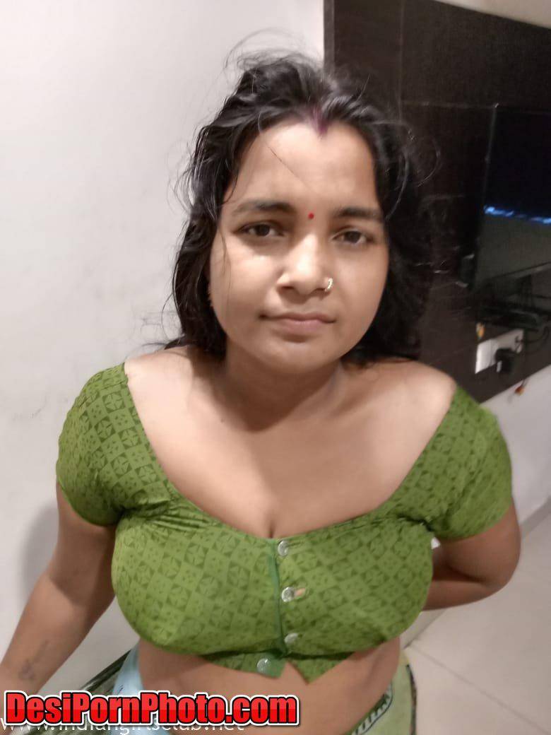 Mature Aunty Nude Photos