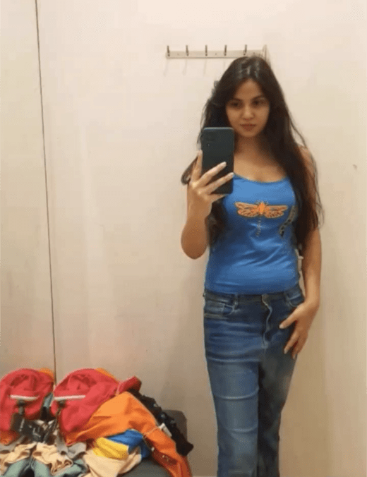 Nangi Selfie