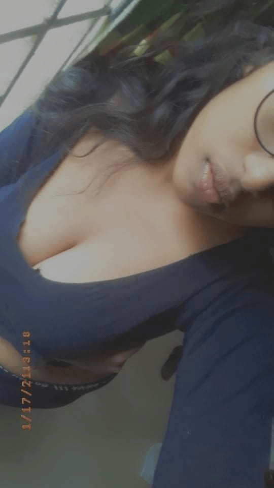Nangi Selfie