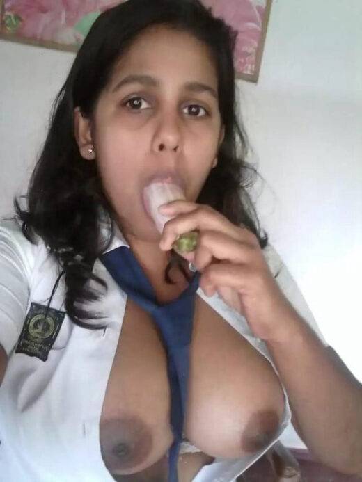 Nangi Selfie