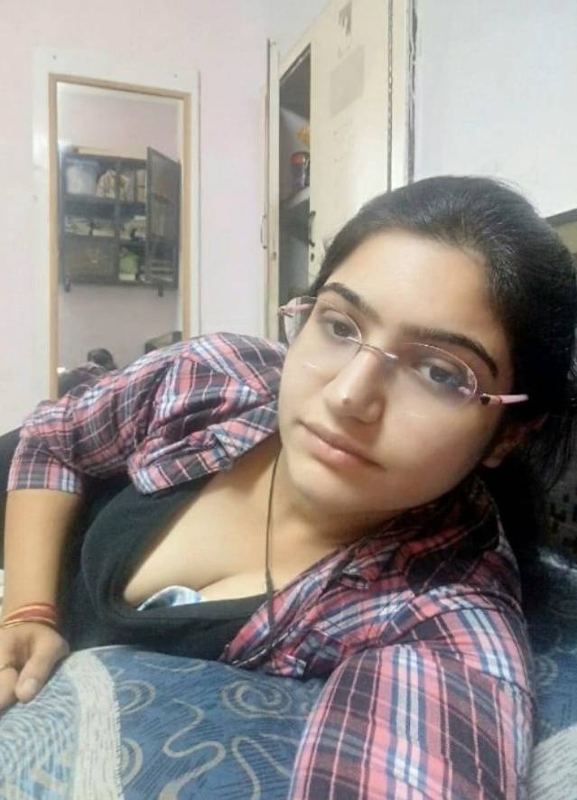 Nangi Selfie