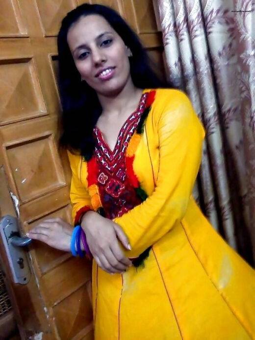 Nangi Selfie