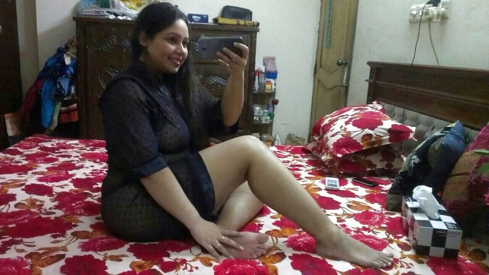 Nangi Selfie