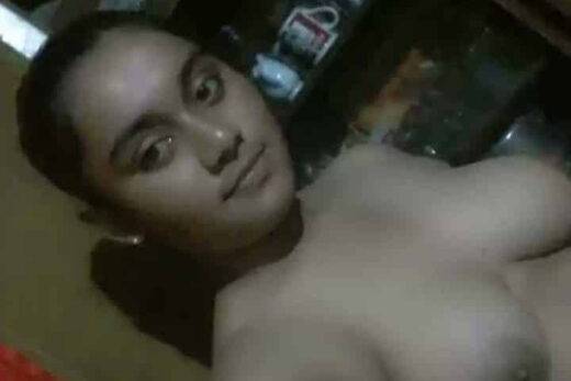 Nangi Selfie