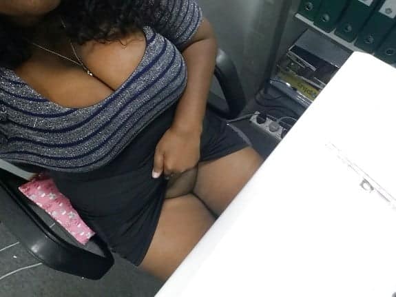Nangi Selfie