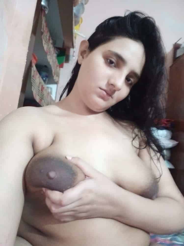 Nangi Selfie