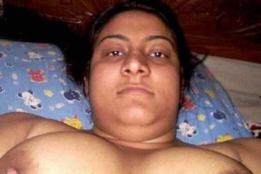 Nangi Selfie